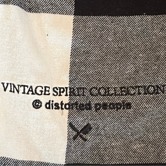 Stylish Black and White Plaid Men's Shirt - Picture 4 of 4